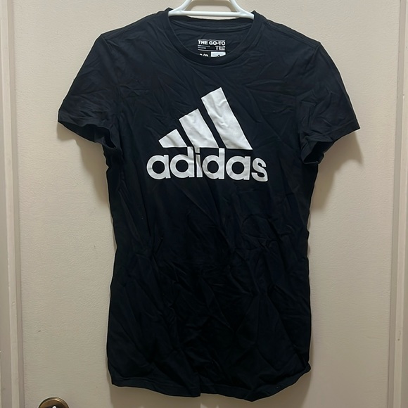 Adidas tshirt - Picture 1 of 1
